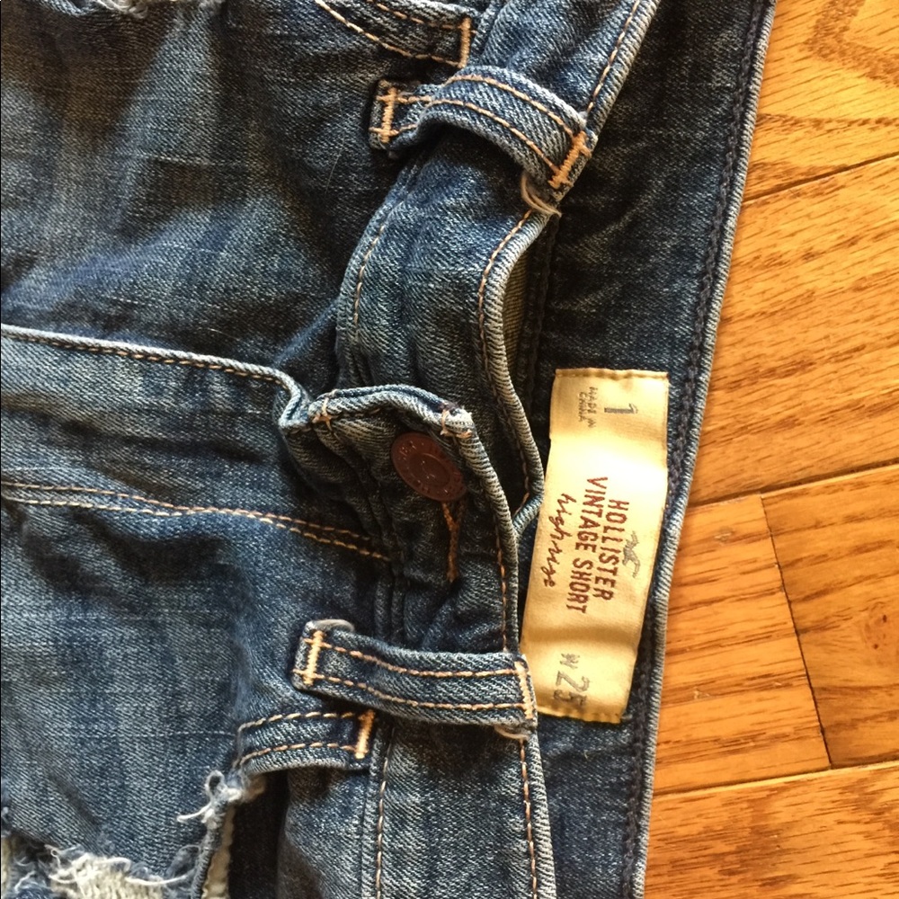 Hollister vintage short high rise denim size 1 - Picture 4 of 6